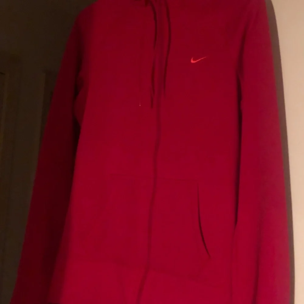 Nike Women’s   Therma-Fit; Color Hot Pink, Front Zipper Thumb-Holes Size Small
